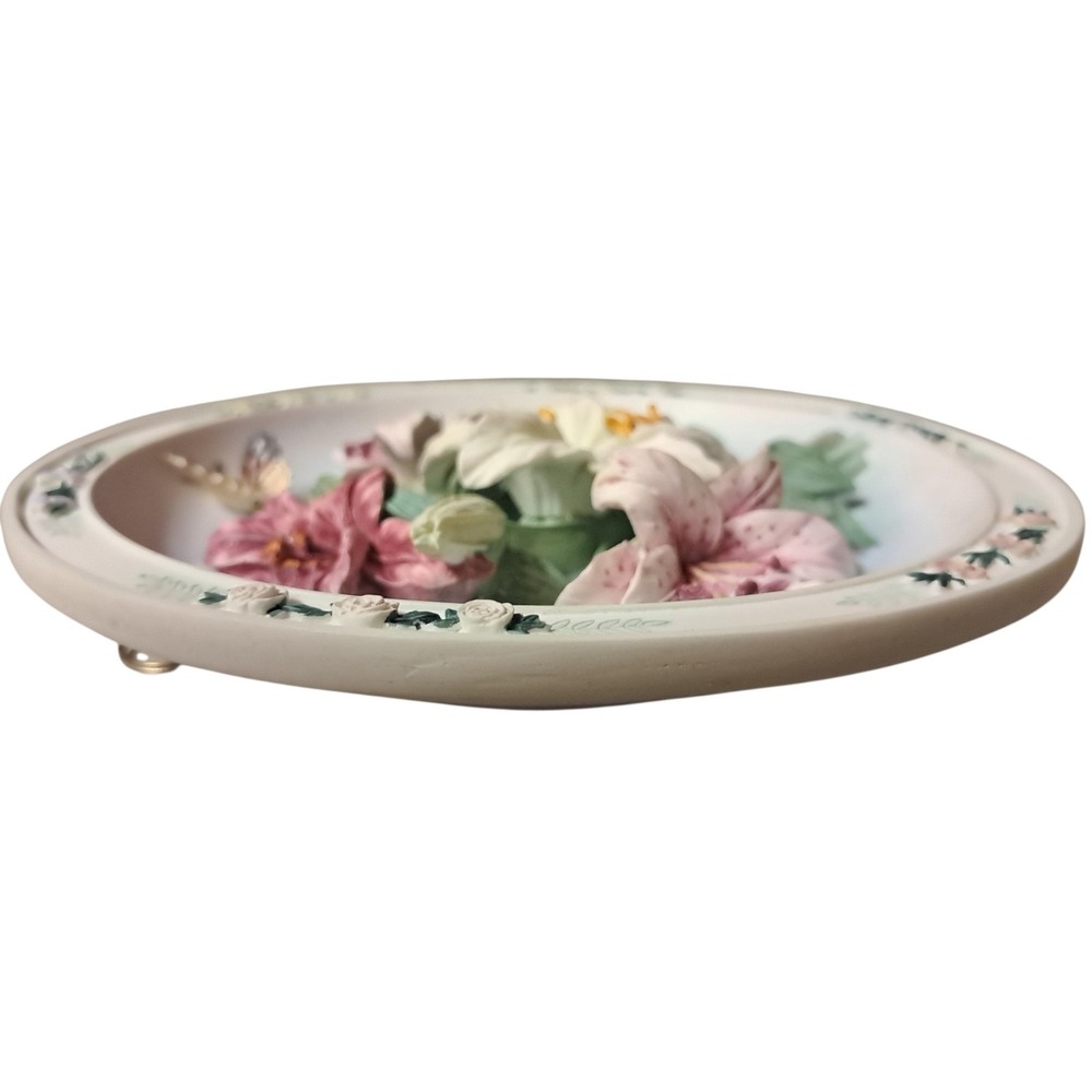 THE LILY GARDEN Plate Lena Liu's Beautiful Gardens #4. 3D Lillies And Butterfly - Picture 6 of 13